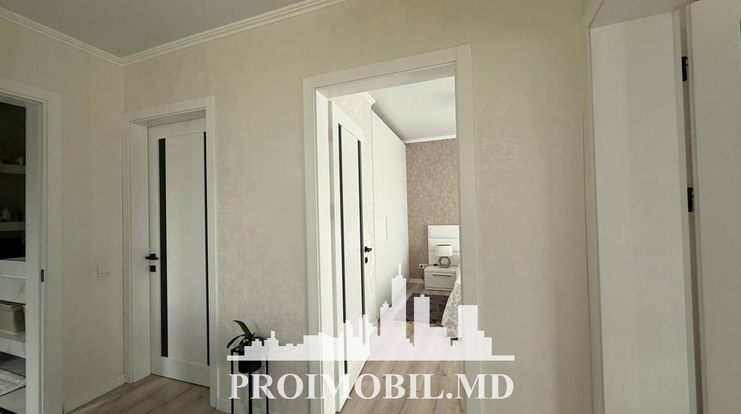 https://images.proimobil.md/iDMWO7gZC-Hd3aX8dDt00wlxnMTBhvIoyO3Q6Wqqydk/watermark:0.75:so:0:30:0.39/resize:fill:1460:816:1/gravity:ce/bG9jYWw6Ly8vZXN0YXRlL2xyLzkxNzk1ZTNjLWZlMjgtNDdjNC05ZGE5LWYxMGNkN2NlZWJmYy5qcGVn