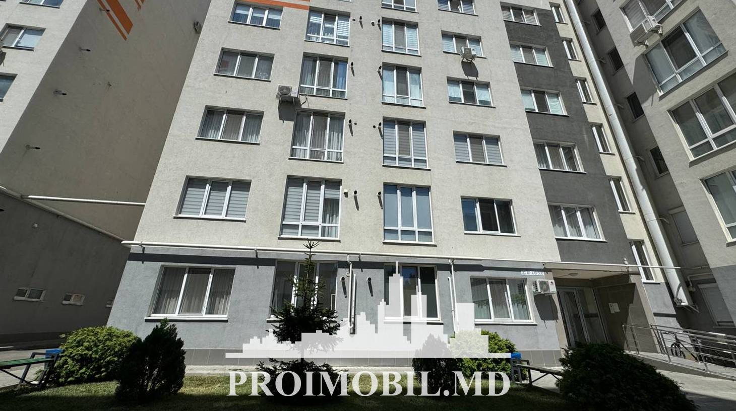 https://images.proimobil.md/iHXMssa211turZV7IogCrh_Ekbmtd-OjSXP-RjOhjMA/watermark:0.75:so:0:30:0.39/resize:fill:1460:816:1/gravity:ce/bG9jYWw6Ly8vZXN0YXRlL2xyLzkxMjk5YjI0LTgxMGEtNDM0Ni1hYWJiLTQ3NDhjZWQ0ZWYzZi5qcGVn