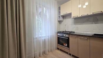 https://images.proimobil.md/iHg17_NjZbF2JesIRa9OpWInyTn63KK4P1rspuFt-HQ/resize:fill:350:198:1/gravity:ce/bG9jYWw6Ly8vZXN0YXRlL2xyL2EzZjFmZDI5LTlhMjktNGVmMC05ZjFlLWI3YmJkNGE4NzI0Mi5qcGVn