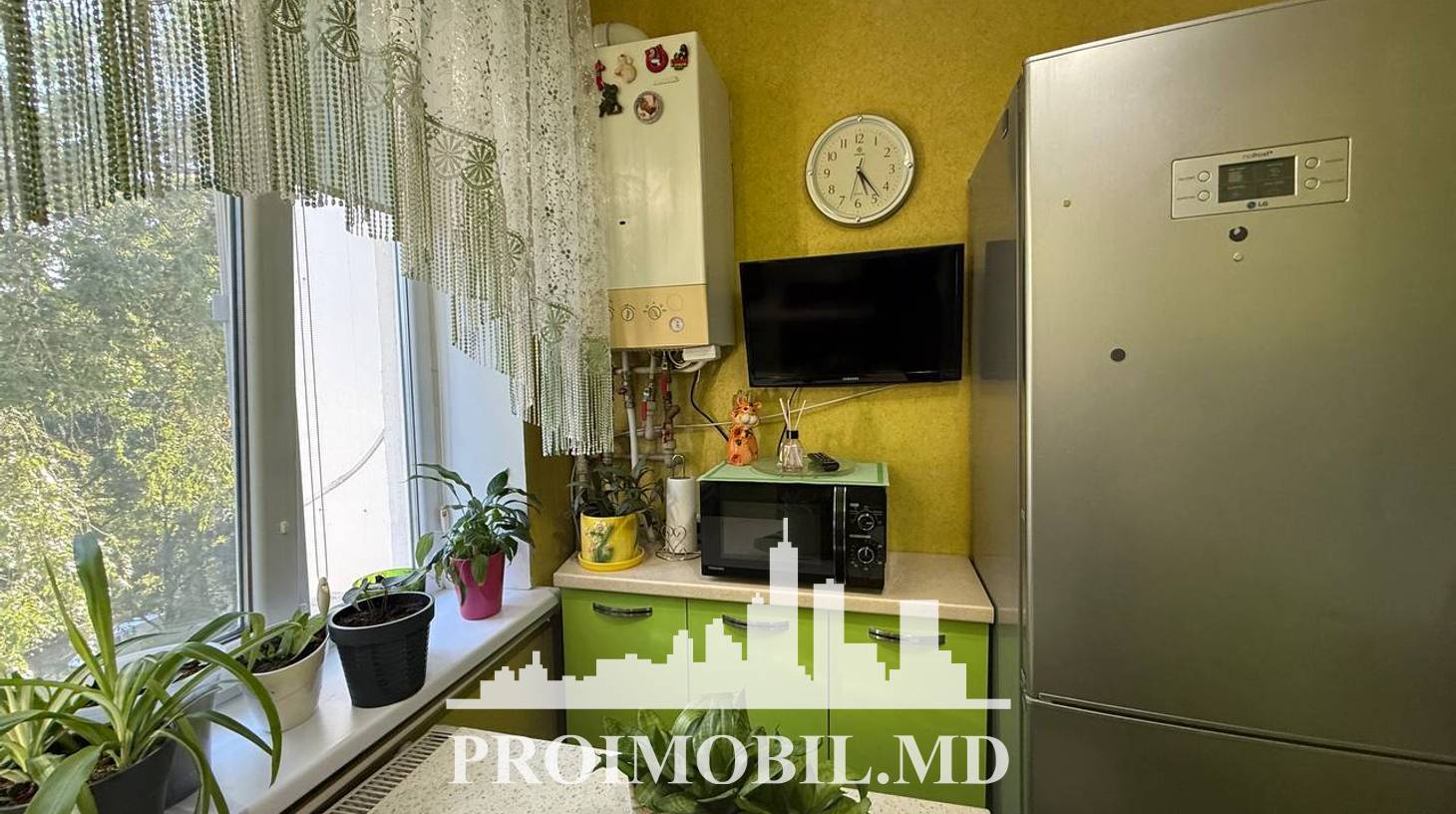 https://images.proimobil.md/iMPe7-hWA04wfb6mJmz6LJMJKoOJ0fQ5wK8xDrLjSCk/watermark:0.75:so:0:30:0.39/resize:fill:1460:816:1/gravity:ce/bG9jYWw6Ly8vZXN0YXRlL2xyL2RkZDUzODQ1LWQxOGEtNGNjMC05NjA4LWNiODZhMjE4MDVhMi5qcGVn
