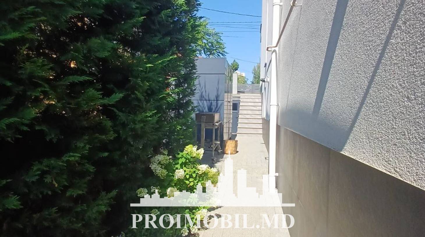https://images.proimobil.md/iSaAqKdvyyb8ULXOwo6TqqROtFQ1AsxYeBKW_hccY40/watermark:0.75:so:0:30:0.39/resize:fill:1460:816:1/gravity:ce/bG9jYWw6Ly8vZXN0YXRlL2xyLzhiYTg0MDMwLTQwYWMtNDJhYi1hODE2LWU4ZjdlYzg5M2YxZS5qcGVn