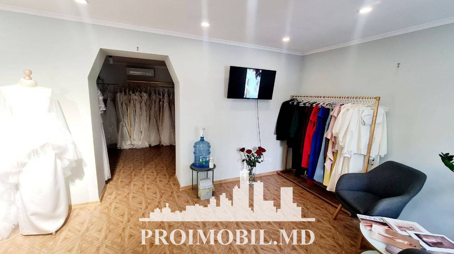 https://images.proimobil.md/iSzMmjfOKxs7rsvqcXoIR3rtM1wlObkgv2AcxRwC4mw/watermark:0.75:so:0:30:0.39/resize:fill:1460:816:1/gravity:ce/bG9jYWw6Ly8vZXN0YXRlL2xyL2NmNTI4YTE0LWU2MzMtNDUyMC04ZTM5LTg2ZDgzYTlhOTAxYS5qcGVn