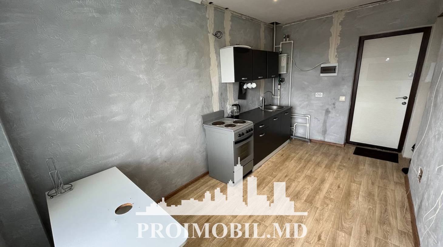 https://images.proimobil.md/iTZ3QFUz7-3iSJE2ZsXmqctKnHzS95P5QP0BlrIDGWQ/watermark:0.75:so:0:30:0.39/resize:fill:1460:816:1/gravity:ce/bG9jYWw6Ly8vZXN0YXRlL2xyL2YyZTI4NzIzLWU1NTItNDdhMy04NDBhLTM0MTQ0YWQyN2VlMi5qcGVn