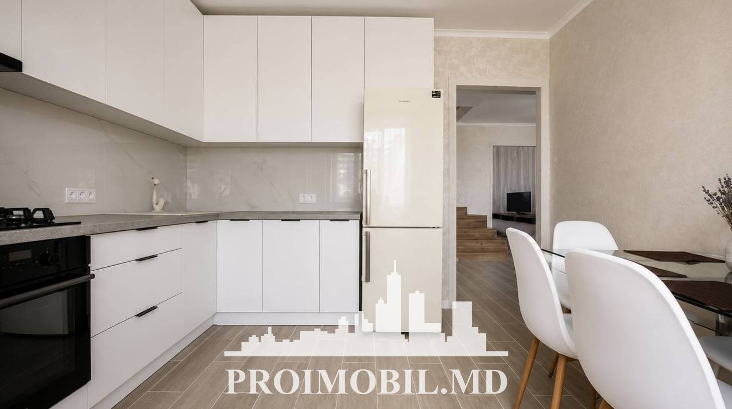 https://images.proimobil.md/iVYfMrxTEuMReTdZcsCoxLEvpgGAmCWLM16knpSzc0A/watermark:0.75:so:0:30:0.39/resize:fill:1460:816:1/gravity:ce/bG9jYWw6Ly8vZXN0YXRlL2xyL2FjZjc5OGJlLWU0MzMtNGVkMS05YzU3LWYwNWFlZWE4ZWRiOS5qcGVn