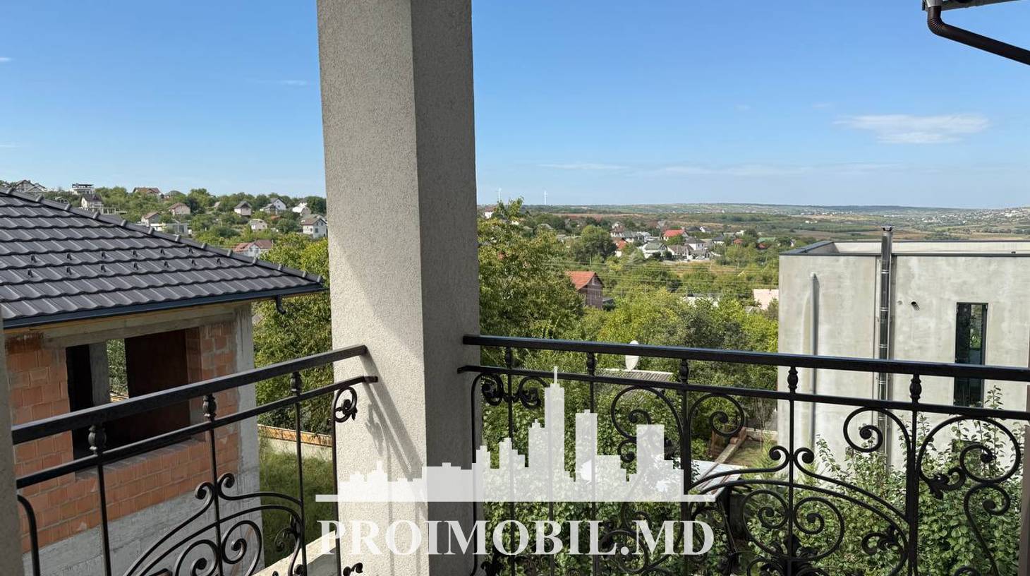 https://images.proimobil.md/iZpeSqZGUrF58qz4ExW0tpXntDs5fVg8u-x_0vN-H4Q/watermark:0.75:so:0:30:0.39/resize:fill:1460:816:1/gravity:ce/bG9jYWw6Ly8vZXN0YXRlL2xyLzBiZjM3MzljLWYzZDAtNGQ1Ny05MjdlLTk0NzNiZmQzZDg5OS5qcGVn