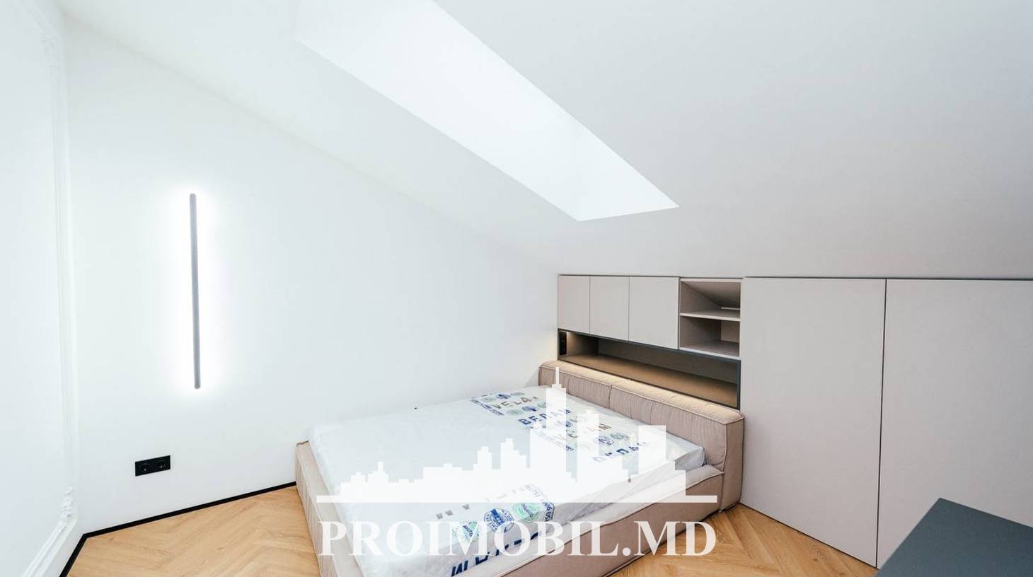 https://images.proimobil.md/ic918dkzKZhGzErH9QoMD1L0uDJspS2_A16mgVW8bfM/watermark:0.75:so:0:30:0.39/resize:fill:1460:816:1/gravity:ce/bG9jYWw6Ly8vZXN0YXRlL2xyL2IzMWYyYjQ1LTRkZTEtNDNmYS1hY2NiLWI2NzNkODU0ODU5Ny5qcGVn