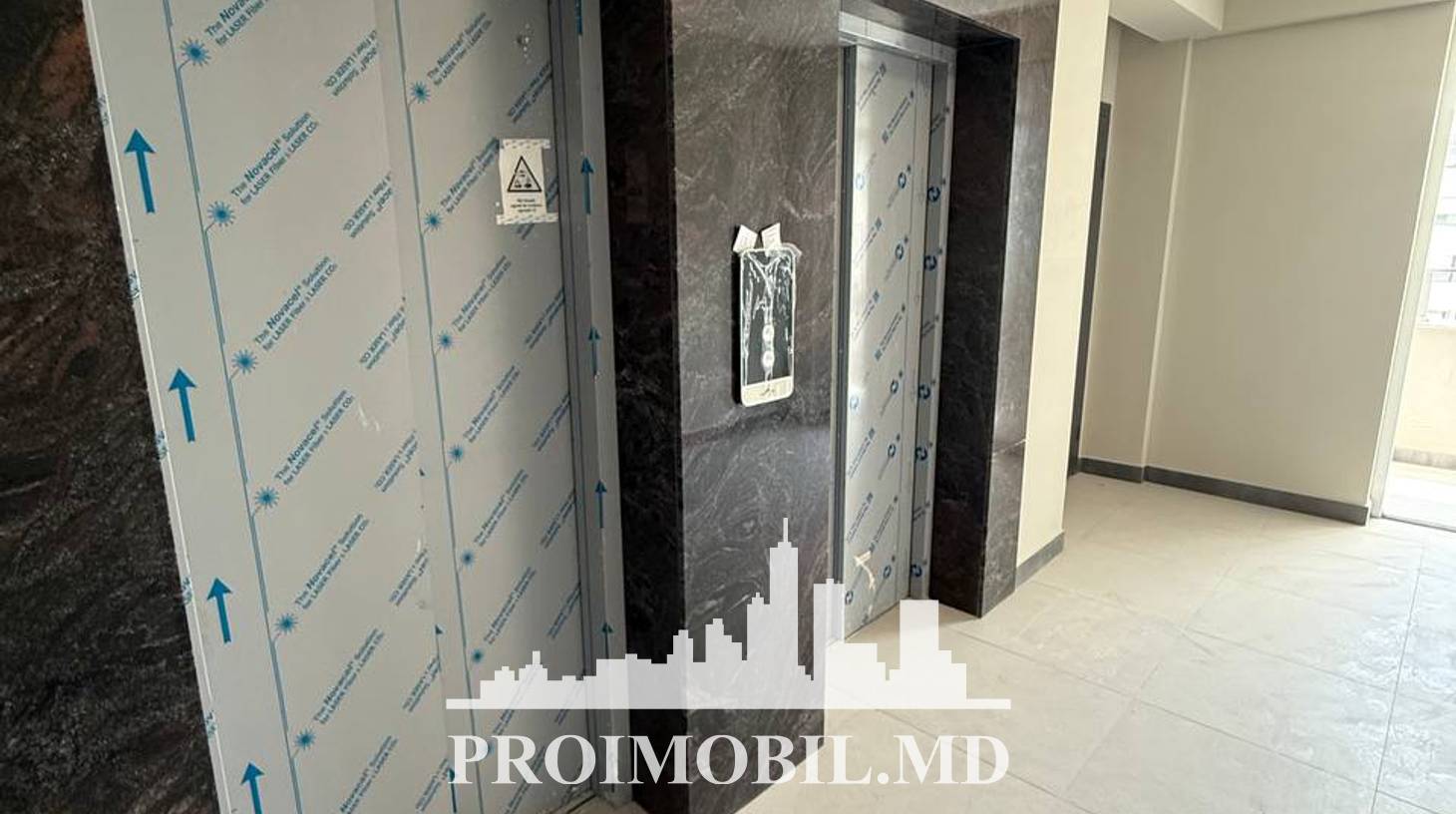 https://images.proimobil.md/ifZ3MLNEDyvNLtui8ygZaj6i8Ehh01B3fLlkf72qVs0/watermark:0.75:so:0:30:0.39/resize:fill:1460:816:1/gravity:ce/bG9jYWw6Ly8vZXN0YXRlL2xyLzY5NTcxOGU1LWQzMjAtNDA1Ny1iMTUyLWFjOWZhMGU1ZDk2MS5qcGVn