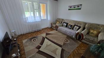 https://images.proimobil.md/igsOX1FVzNB6C1sTUSBEQKCq5dc80KU3IkiCyDKI8Rs/resize:fill:350:198:1/gravity:ce/bG9jYWw6Ly8vZXN0YXRlL2xyL2QwMWM2YjIyLTJkNzUtNDE5Mi05MWM1LTVhNGJmZDk2MDY5OC5qcGVn