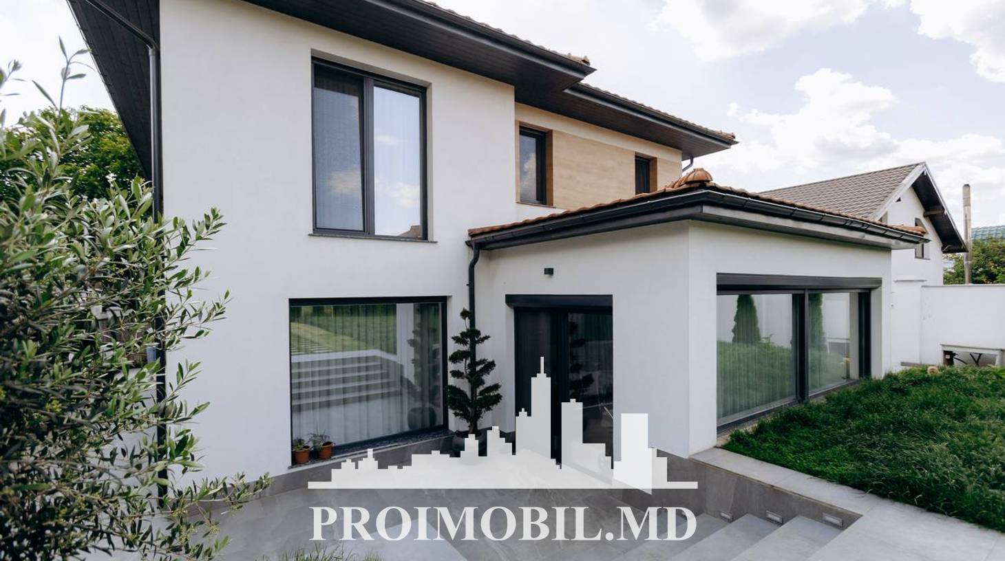 https://images.proimobil.md/ijT7a2Xsx3pSETELrgoajNRyq7USB4doewobe98Mr88/watermark:0.75:so:0:30:0.39/resize:fill:1460:816:1/gravity:ce/bG9jYWw6Ly8vZXN0YXRlL2xyLzE4ZWYyYTYxLTI0NmMtNGRhZi04YzBhLTNlY2M2Yjc5YjRkMy5qcGVn