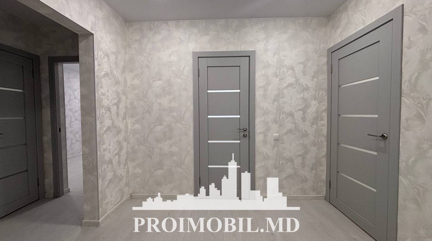 https://images.proimobil.md/imVUqYuCrzd5sK9b7Nndz_3Uc932axwX4bbNjT2Xjk8/watermark:0.75:so:0:30:0.39/resize:fill:1460:816:1/gravity:ce/bG9jYWw6Ly8vZXN0YXRlL2xyL2MxNWJkZDgzLTlhNGUtNDhkZS1hZTcyLTM1MDg0ZTk4YWYyYy5qcGVn