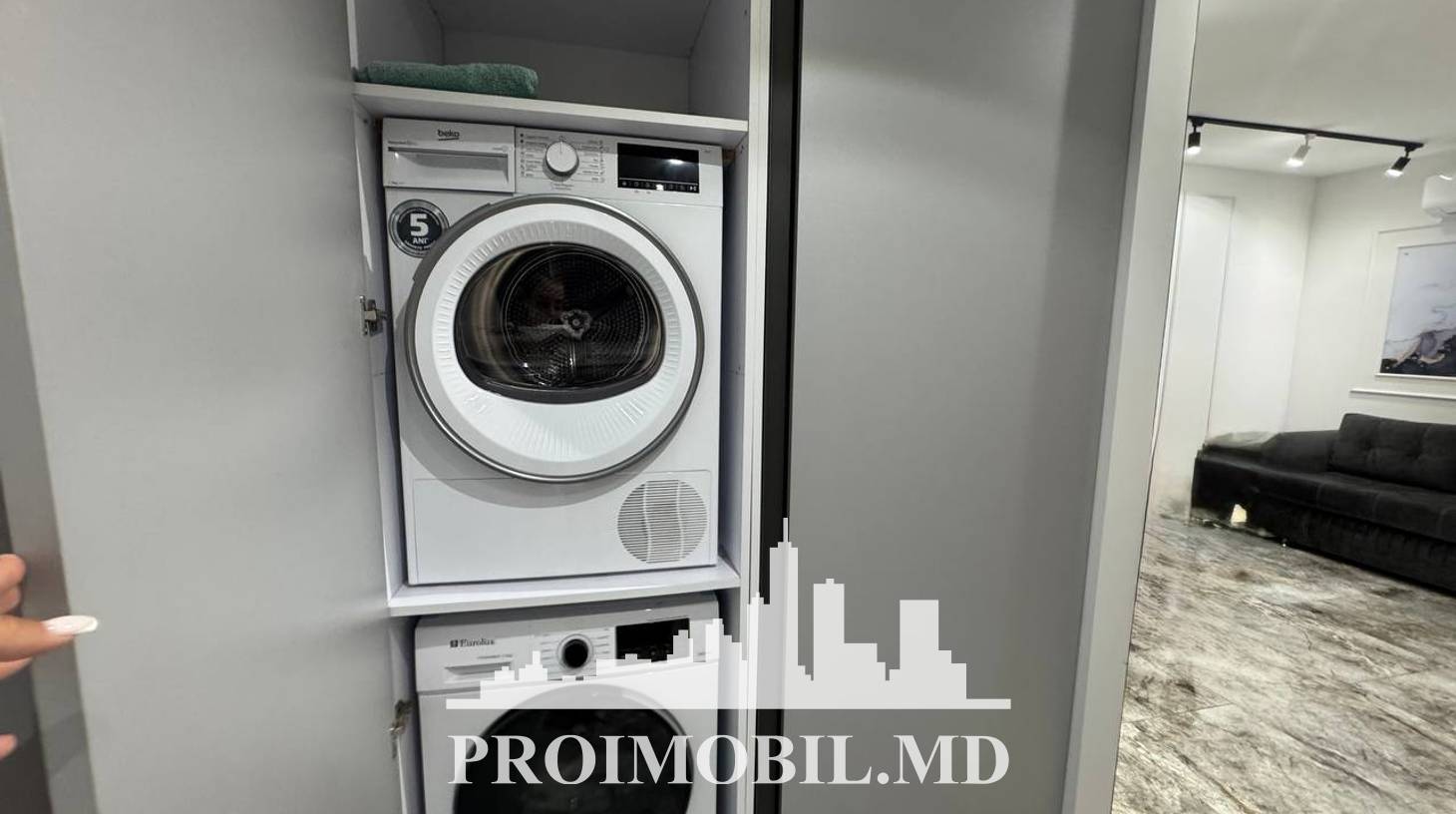 https://images.proimobil.md/inhQ04M4ubl_uXwRchlXrUiFb7wsbm__n_crcKeXRjA/watermark:0.75:so:0:30:0.39/resize:fill:1460:816:1/gravity:ce/bG9jYWw6Ly8vZXN0YXRlL2xyLzZkOTkwMDEzLTAyMzktNDYzMi05Y2ExLWI1N2FiNjMwNTg3ZC5qcGVn
