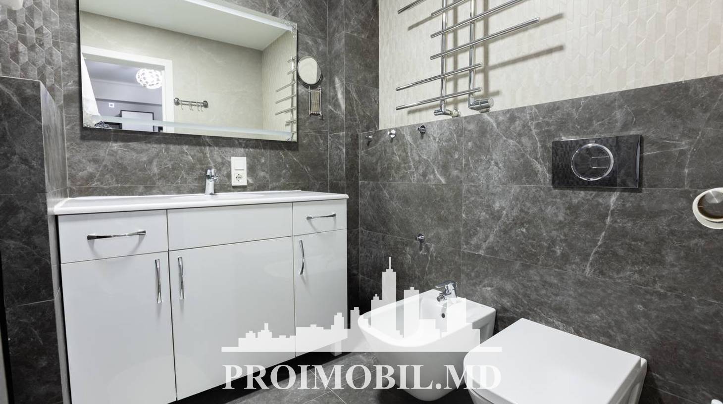 https://images.proimobil.md/ipRTLDDFoBwiCD2E7WqwQZf_1uyNum15SLcxPQvIpEM/watermark:0.75:so:0:30:0.39/resize:fill:1460:816:1/gravity:ce/bG9jYWw6Ly8vZXN0YXRlL2xyLzc1NGVjYWExLWNlOWItNDM2Zi1hYjEzLTQ1OWIwOTZhYWI4Yi5qcGVn