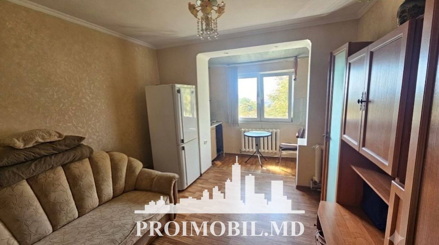 https://images.proimobil.md/iqV-GG5tOKNh51GrTqcleJfJg_8ma8LngnMU9lkp22U/watermark:0.75:so:0:30:0.39/resize:fill:1460:816:1/gravity:ce/bG9jYWw6Ly8vZXN0YXRlL2xyLzNlZGM3MmJkLWEwMjQtNDVlYy1iZTIyLTE3NzcxYjRhM2JlOS5qcGVn