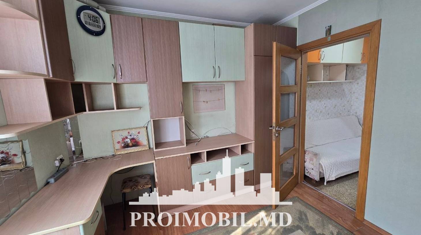 https://images.proimobil.md/iqY0iWRie7-vdGdiGeCZZRcEYO5ORYL5sY005vNxJ5M/watermark:0.75:so:0:30:0.39/resize:fill:1460:816:1/gravity:ce/bG9jYWw6Ly8vZXN0YXRlL2xyLzliYjhmOTY5LWY4YWItNGVkYS04N2U0LTlmODgyMDlkMWEyZS5qcGVn