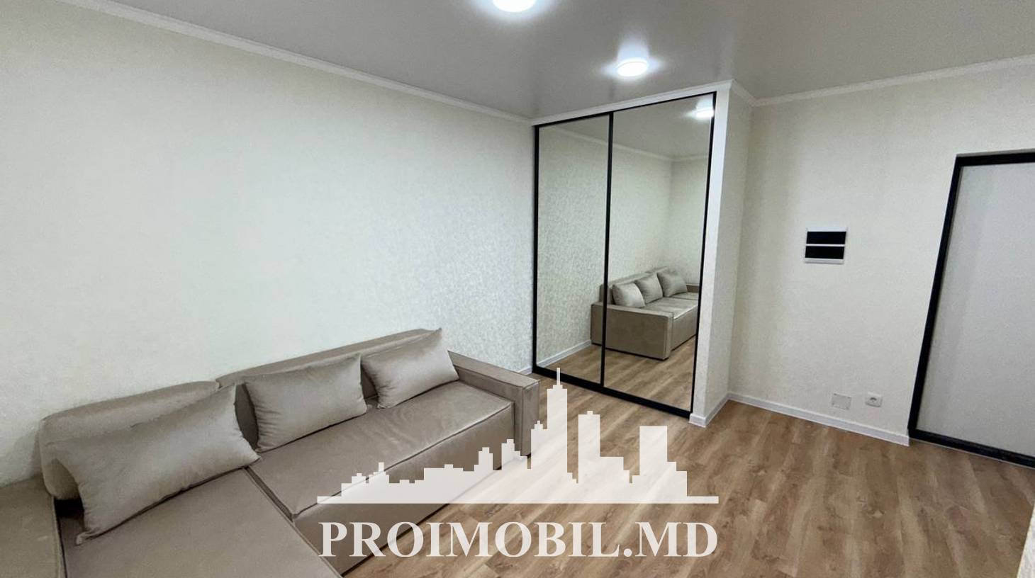 https://images.proimobil.md/itSq4YtlcCKngJzu4duwI28_PCp5eCykdb0VhQrXsQY/watermark:0.75:so:0:30:0.39/resize:fill:1460:816:1/gravity:ce/bG9jYWw6Ly8vZXN0YXRlL2xyLzA2MWU0NDhlLTIxODQtNDM5NS1iZTk2LWY4NTc1NzJjOGMyMi5qcGVn