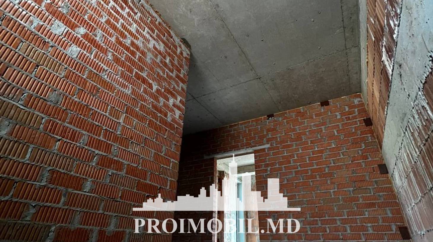 https://images.proimobil.md/itiR6utey3UQ-7G_Fit3UXSmK5YmEuCAUx-6BfzIQIQ/watermark:0.75:so:0:30:0.39/resize:fill:1460:816:1/gravity:ce/bG9jYWw6Ly8vZXN0YXRlL2xyLzZkZTM2ZTlhLWE4YWUtNGQ1YS05ODA5LTBlMDMzM2FiNjkxOC5qcGVn