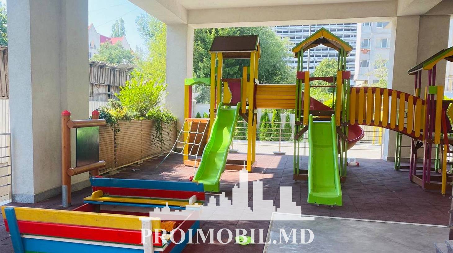 https://images.proimobil.md/iuMXTJHYaJYWP4FkN5TEzfRtHz_C5oxJLPZLNw5cM8Q/watermark:0.75:so:0:30:0.39/resize:fill:1460:816:1/gravity:ce/bG9jYWw6Ly8vZXN0YXRlL2xyL2RiYjgwYTQ3LWRhZDktNDcyNS04Njk4LWU2OTRhZmJkNWMzZi5qcGVn