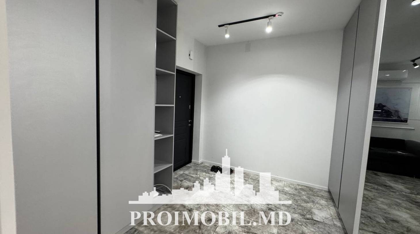 https://images.proimobil.md/ixT_L1dCtxiE5DJg14fBH9FSoUT39aNML6g9cXb2GVo/watermark:0.75:so:0:30:0.39/resize:fill:1460:816:1/gravity:ce/bG9jYWw6Ly8vZXN0YXRlL2xyL2ViNjVhMGVmLTAyODQtNGJlNC1iYjI4LTFlMjNmZTI0ZWRmNi5qcGVn