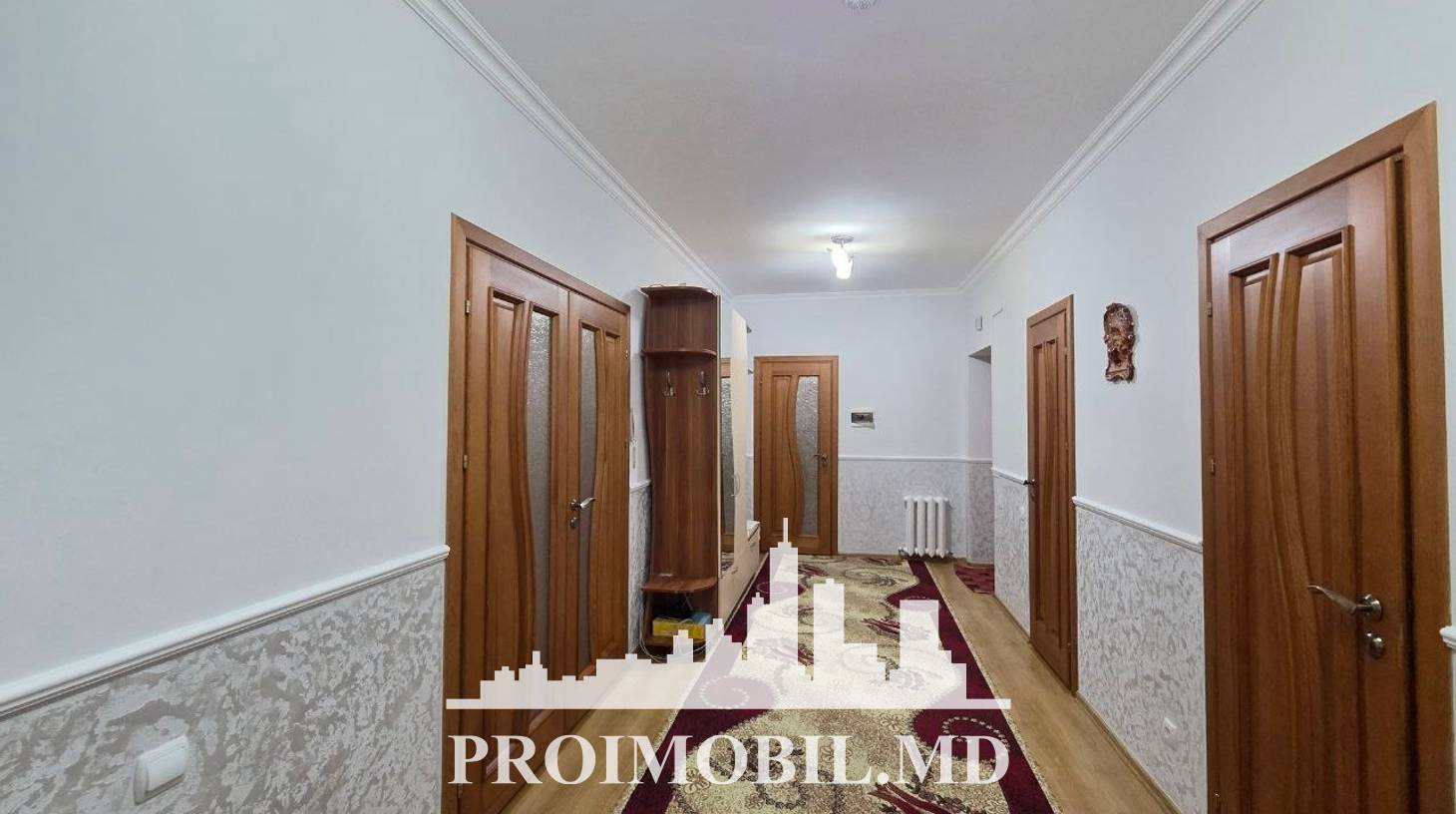 https://images.proimobil.md/iyGtM7j6N91aMEPCnILGcbuQ_Fj7FYqvcFaGvq_D2w8/watermark:0.75:so:0:30:0.39/resize:fill:1460:816:1/gravity:ce/bG9jYWw6Ly8vZXN0YXRlL2xyLzFjMDc3OGE5LTBhYzItNDRmMS05YzhmLTVlYjIzMTFhZjgxOC5qcGVn