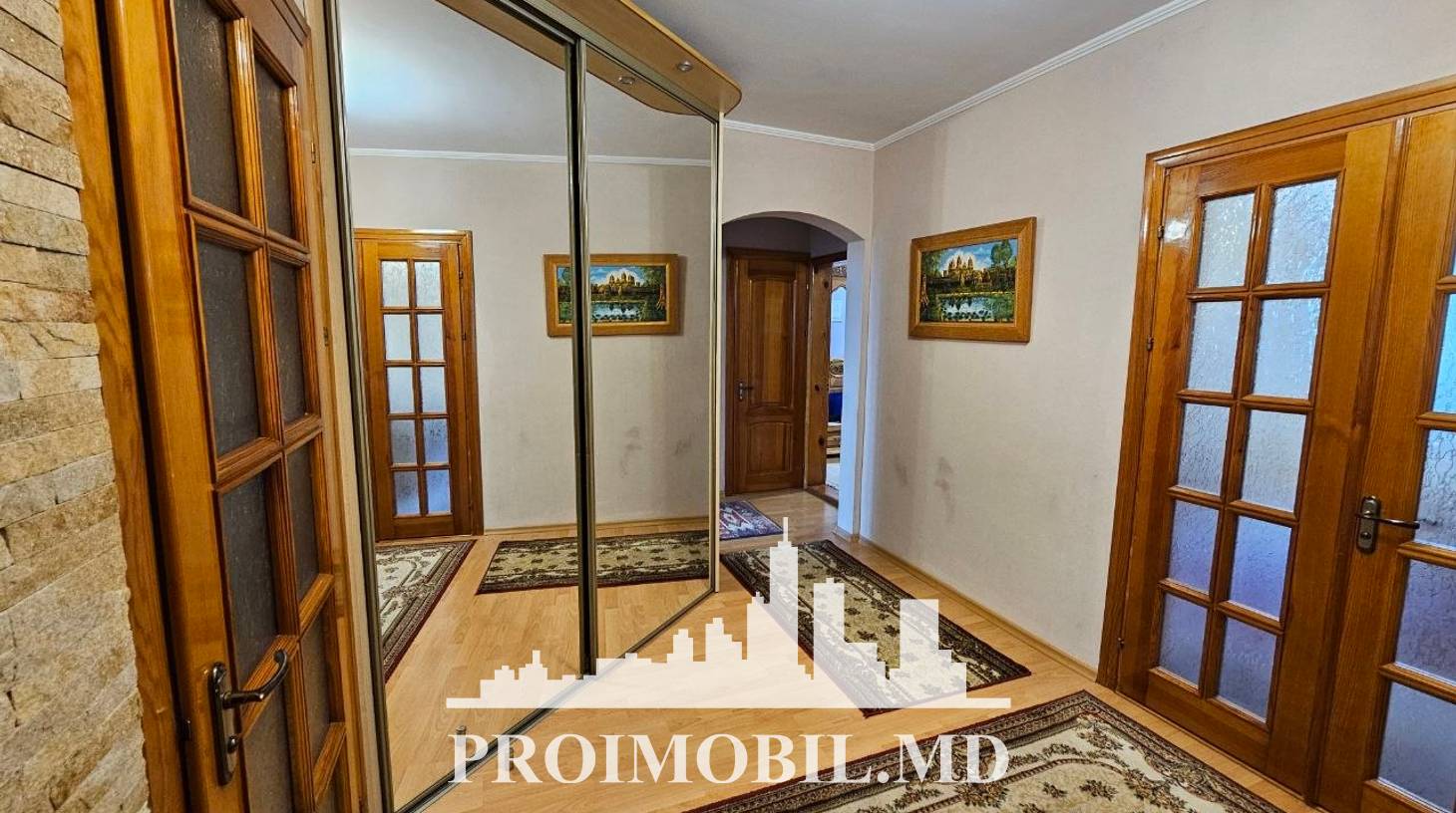 https://images.proimobil.md/iyW-G5s9KxQag7V_GrQy74kLer7qDtetZYETFzd5psY/watermark:0.75:so:0:30:0.39/resize:fill:1460:816:1/gravity:ce/bG9jYWw6Ly8vZXN0YXRlL2xyL2ExNTJkZDRmLTFhZDMtNDg3Ny04M2NiLWVmMGIzYmYxNTA3Yi5qcGVn