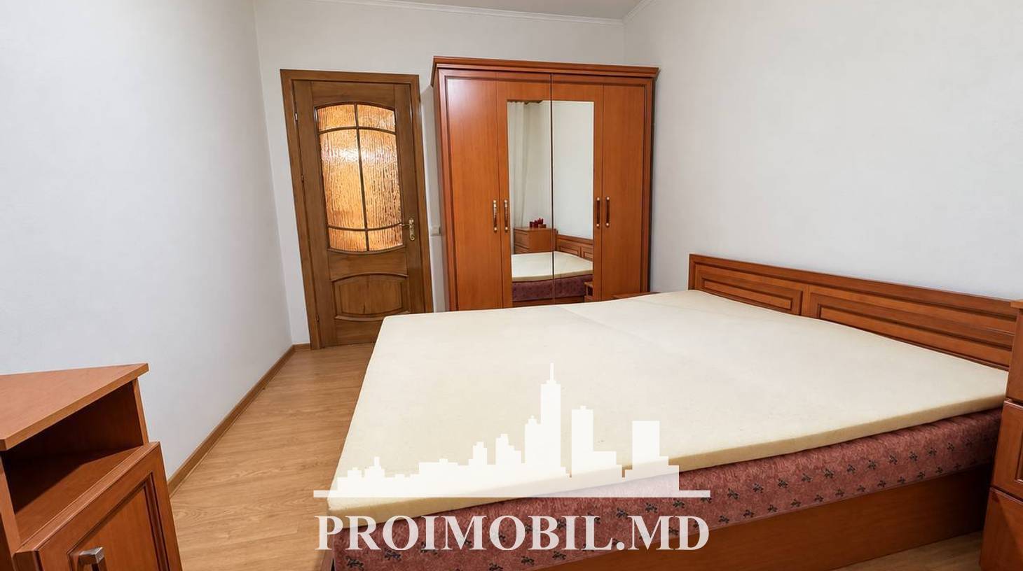 https://images.proimobil.md/iyuKKWjthdk3F2lX9p1q2q2Lk7zQrzC_xOy5jen7UmI/watermark:0.75:so:0:30:0.39/resize:fill:1460:816:1/gravity:ce/bG9jYWw6Ly8vZXN0YXRlL2xyLzhjYTBjNGVhLTViOWUtNGI2NC1hYmJjLTg4NzExODE5MjA3OC5qcGVn