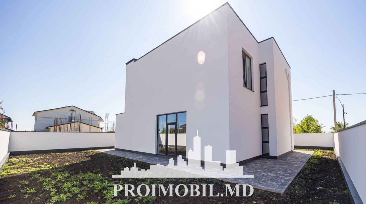 https://images.proimobil.md/j1A_dNU_0vj529oPjqY8Mm5SqSnGWaAf6J6TkzMdaXA/watermark:0.75:so:0:30:0.39/resize:fill:1460:816:1/gravity:ce/bG9jYWw6Ly8vZXN0YXRlL2xyL2YxODUwNTM0LTc3M2UtNDk3Zi1hNDgyLTNmNmNlMmMxMjIyOS5qcGVn