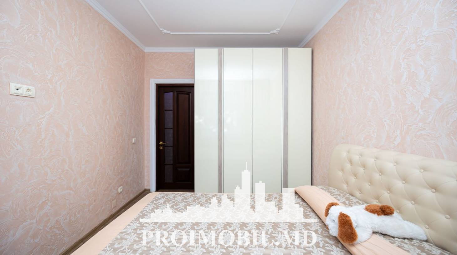 https://images.proimobil.md/j3BX67KHNZ8jaGOZXySwyQdDgEAkk1ygAHuu6Dxk-yg/watermark:0.75:so:0:30:0.39/resize:fill:1460:816:1/gravity:ce/bG9jYWw6Ly8vZXN0YXRlL2xyLzQyNTMyZTAyLThmNTUtNDliMi1iMDAxLWEyODY3Yjk3YmMxNy5qcGVn