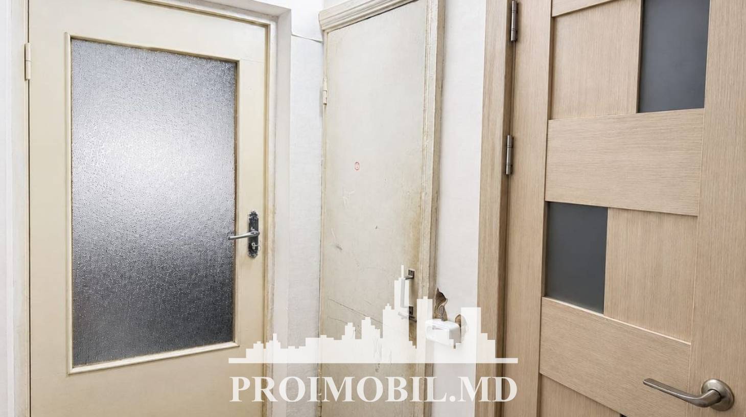 https://images.proimobil.md/j4LQegw6mQrgTrxYN0N77cimOhW-nQ0d92oWnqaVtp4/watermark:0.75:so:0:30:0.39/resize:fill:1460:816:1/gravity:ce/bG9jYWw6Ly8vZXN0YXRlL2xyLzgyNTQxN2ExLTM5MjEtNDFmZi1hMTc2LWQ4NWE5Yzg3MjJiOC5qcGVn