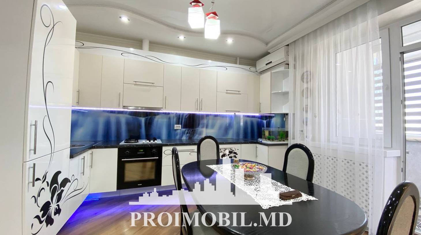 https://images.proimobil.md/j4rY91Cn7wmXmgNErV3XsIEi0Tp8rRecbH9CvnO9kVg/watermark:0.75:so:0:30:0.39/resize:fill:1460:816:1/gravity:ce/bG9jYWw6Ly8vZXN0YXRlL2xyLzI1ZDgwMzYzLWFmOTUtNDcxYi1iZDk4LWNjM2ExMWFkYzE0YS5qcGVn