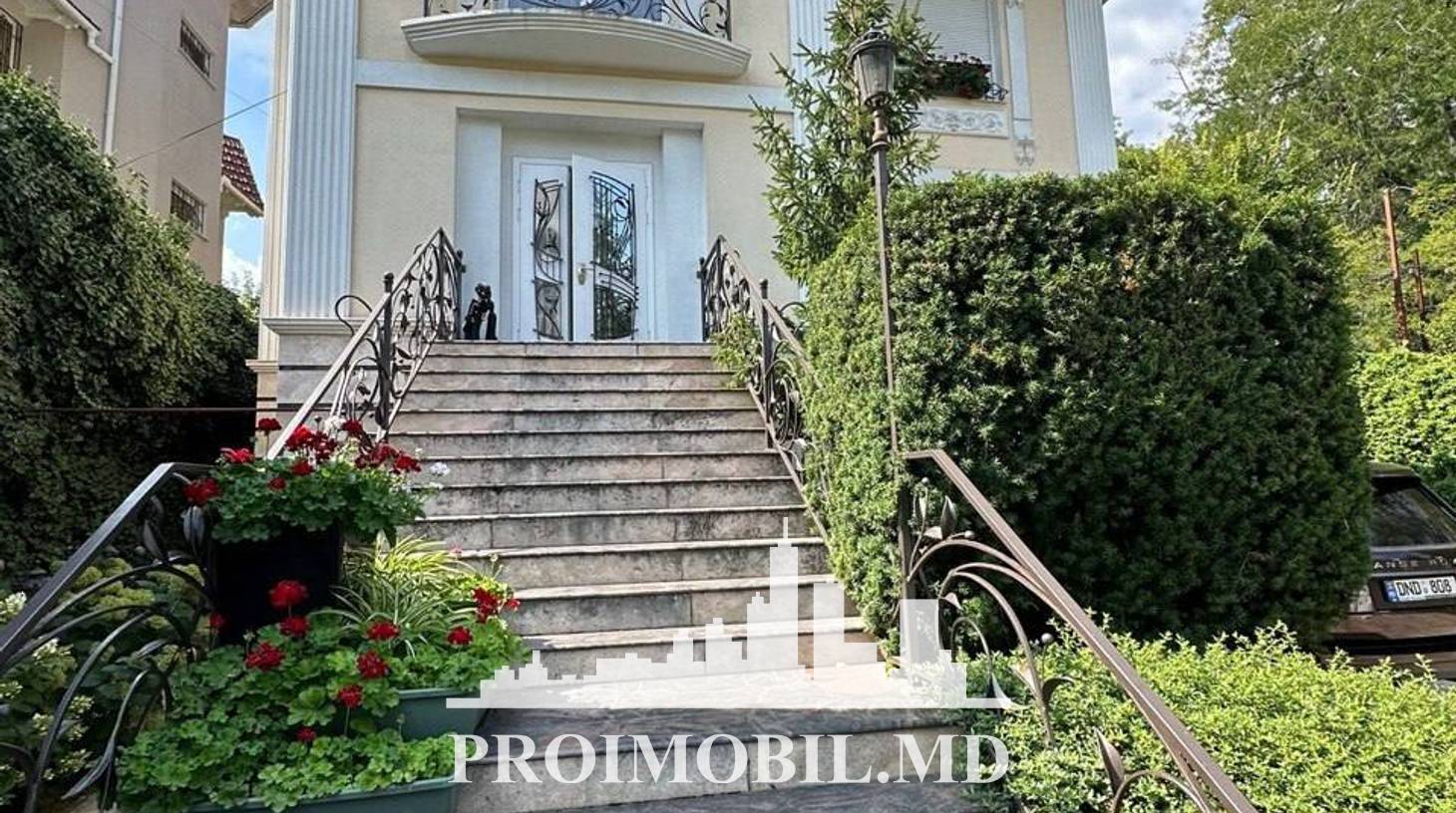 https://images.proimobil.md/j5cBCaId-UMk0_SvJCMXE7VV3OQ1LRZRh_dOYVlEWSo/watermark:0.75:so:0:30:0.39/resize:fill:1460:816:1/gravity:ce/bG9jYWw6Ly8vZXN0YXRlL2xyLzQ5NDljNTc1LTI0ZDYtNDI1MS05YWZlLTY0MzU1NTA1MjI0MC5qcGVn