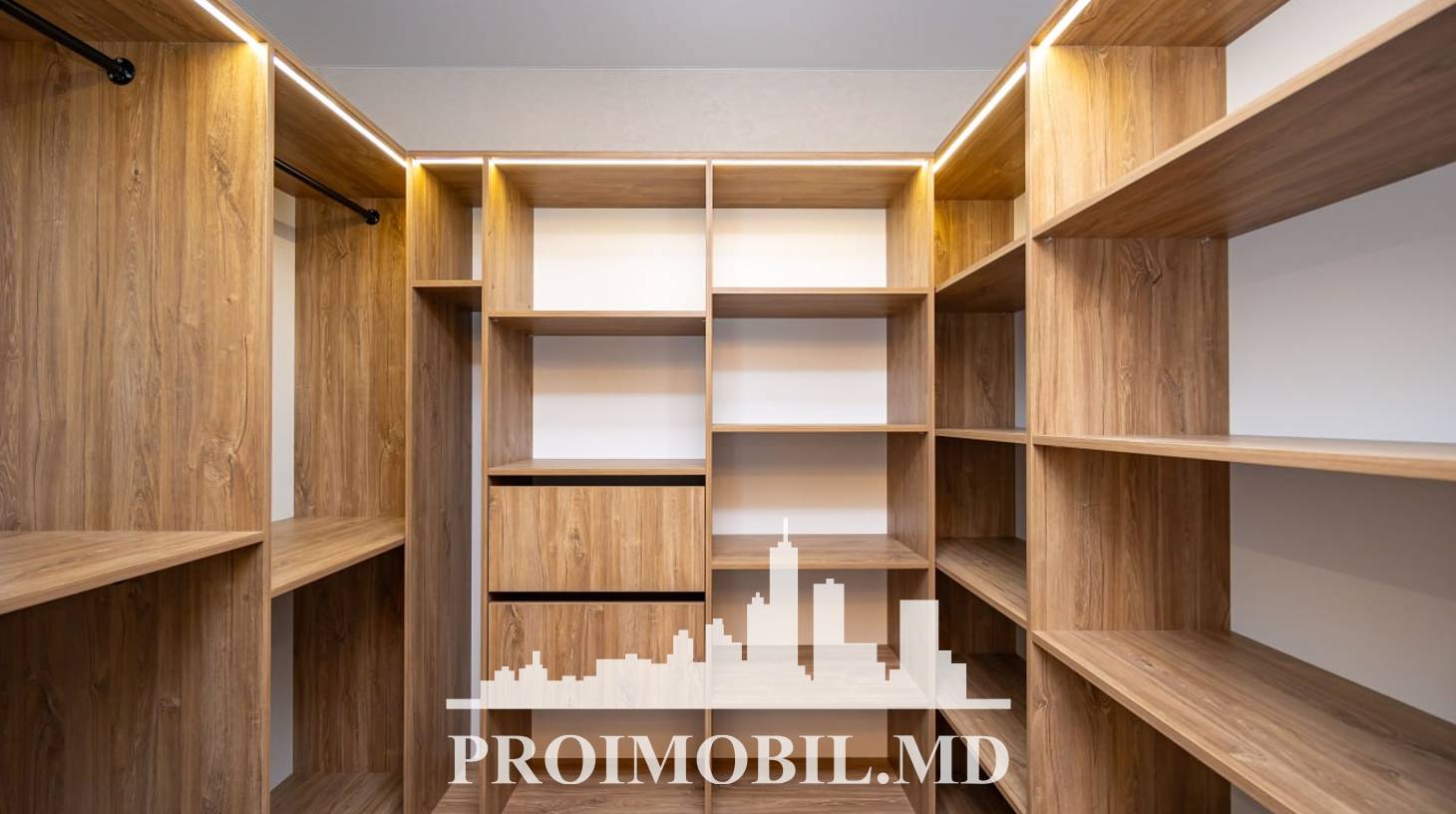 https://images.proimobil.md/j7GjK_JYnwrp8T-31E3cFTDp4jPGK7gqQ0ZSGTsRqvc/watermark:0.75:so:0:30:0.39/resize:fill:1460:816:1/gravity:ce/bG9jYWw6Ly8vZXN0YXRlL2xyLzE3MmMyYWE1LTlmN2QtNDYzMi1hZTY4LTA3NjE2NDM0NGVkZi5qcGVn