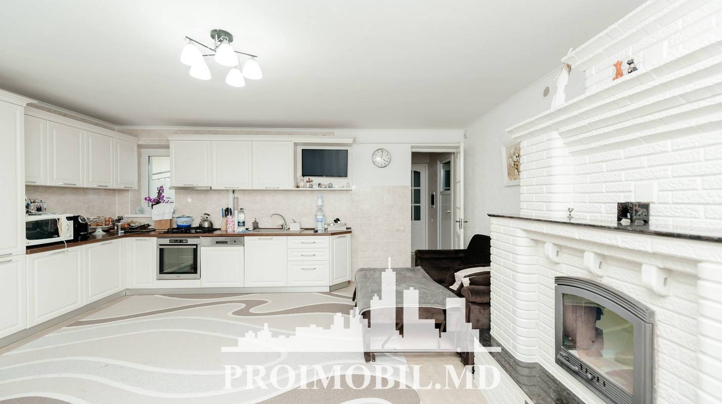 https://images.proimobil.md/j7btpq3IDvZ5CVK4MHdXwUXYN_ZrHKLwdYh6gQsr9Yc/watermark:0.75:so:0:30:0.39/resize:fill:1460:816:1/gravity:ce/bG9jYWw6Ly8vZXN0YXRlL2xyL2E5YTZiYTYyLTE4YmYtNDI0MS04MmVmLTVmMzg5YzIzYTIxOC5qcGVn