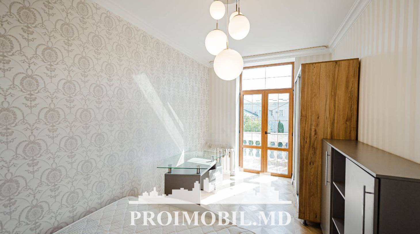 https://images.proimobil.md/jCgXLW2RUMl_TWN44n_TY4TFGxivpCkjn89zIBUngBI/watermark:0.75:so:0:30:0.39/resize:fill:1460:816:1/gravity:ce/bG9jYWw6Ly8vZXN0YXRlL2xyL2RkZDM0ZDM5LTBlNGItNDExOS1iZTE2LTgwNGFjMDcxYjczOC5qcGVn