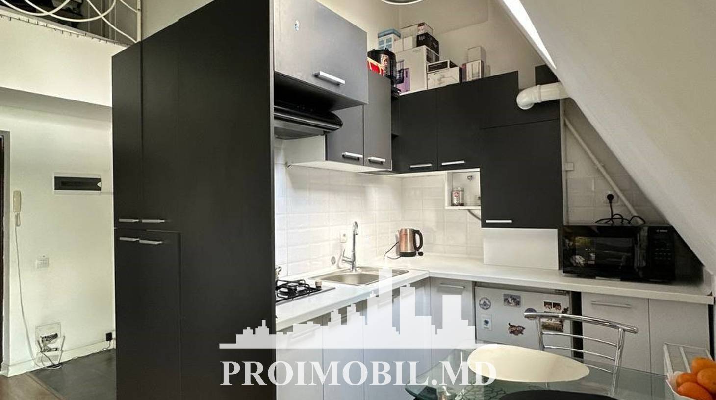 https://images.proimobil.md/jHnnbNXS6e_FMhBk6j2R1Nd-5AJNpjmYZYfAAVrpHB0/watermark:0.75:so:0:30:0.39/resize:fill:1460:816:1/gravity:ce/bG9jYWw6Ly8vZXN0YXRlL2xyLzdmNDdiYTI4LWFkNDgtNDdmOS1iNGIxLWVlMDk5NDhiMmM5MC5qcGVn