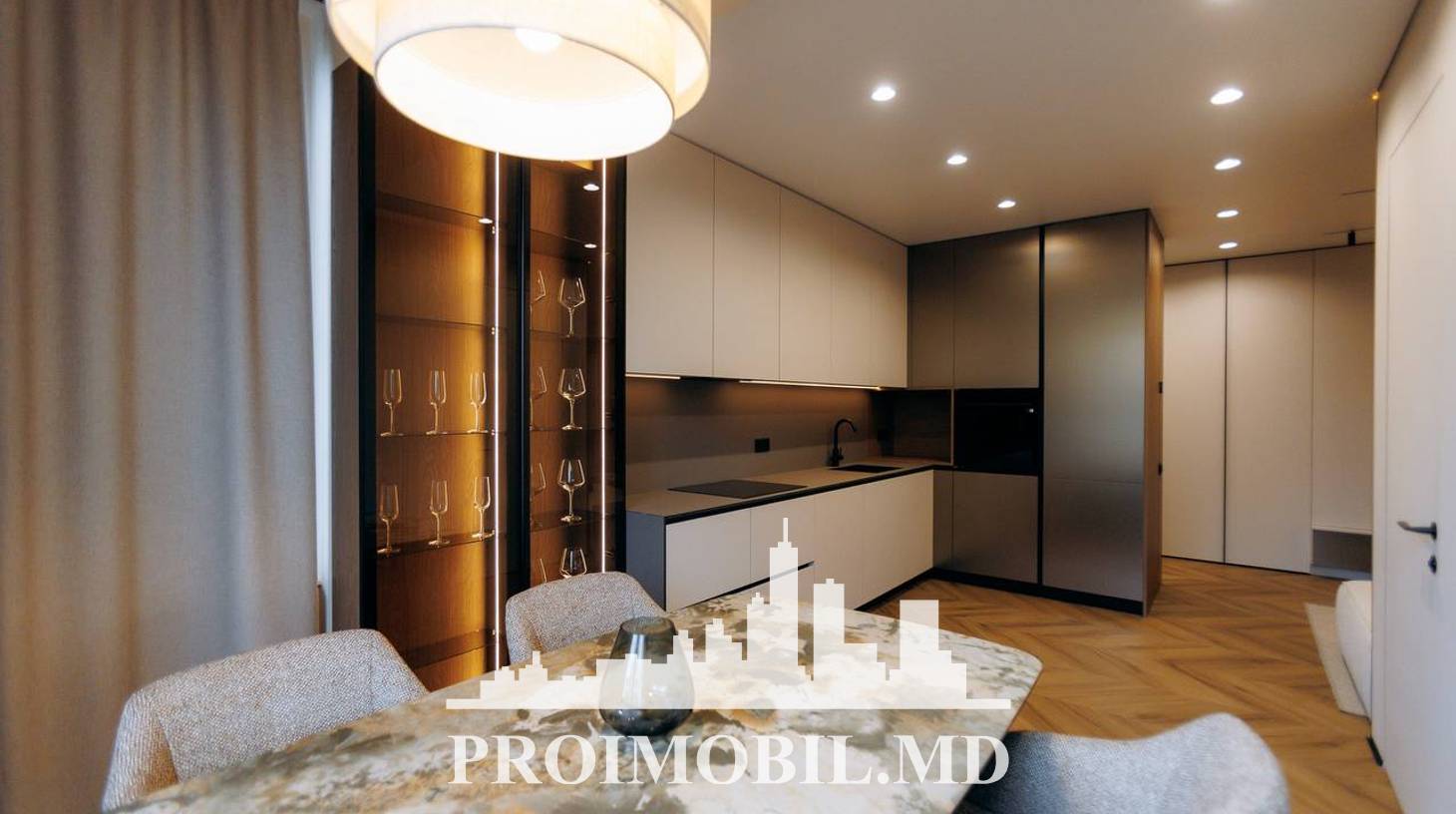 https://images.proimobil.md/jI9GHq0dQ9EdvmgBaY5lq6YlYEkdy1UN5-tmYQ3nyTA/watermark:0.75:so:0:30:0.39/resize:fill:1460:816:1/gravity:ce/bG9jYWw6Ly8vZXN0YXRlL2xyL2ZhOTlmODUzLWViZjYtNDNmZS1hZWFiLWUyNDBjOTcxOWVkOC5qcGVn