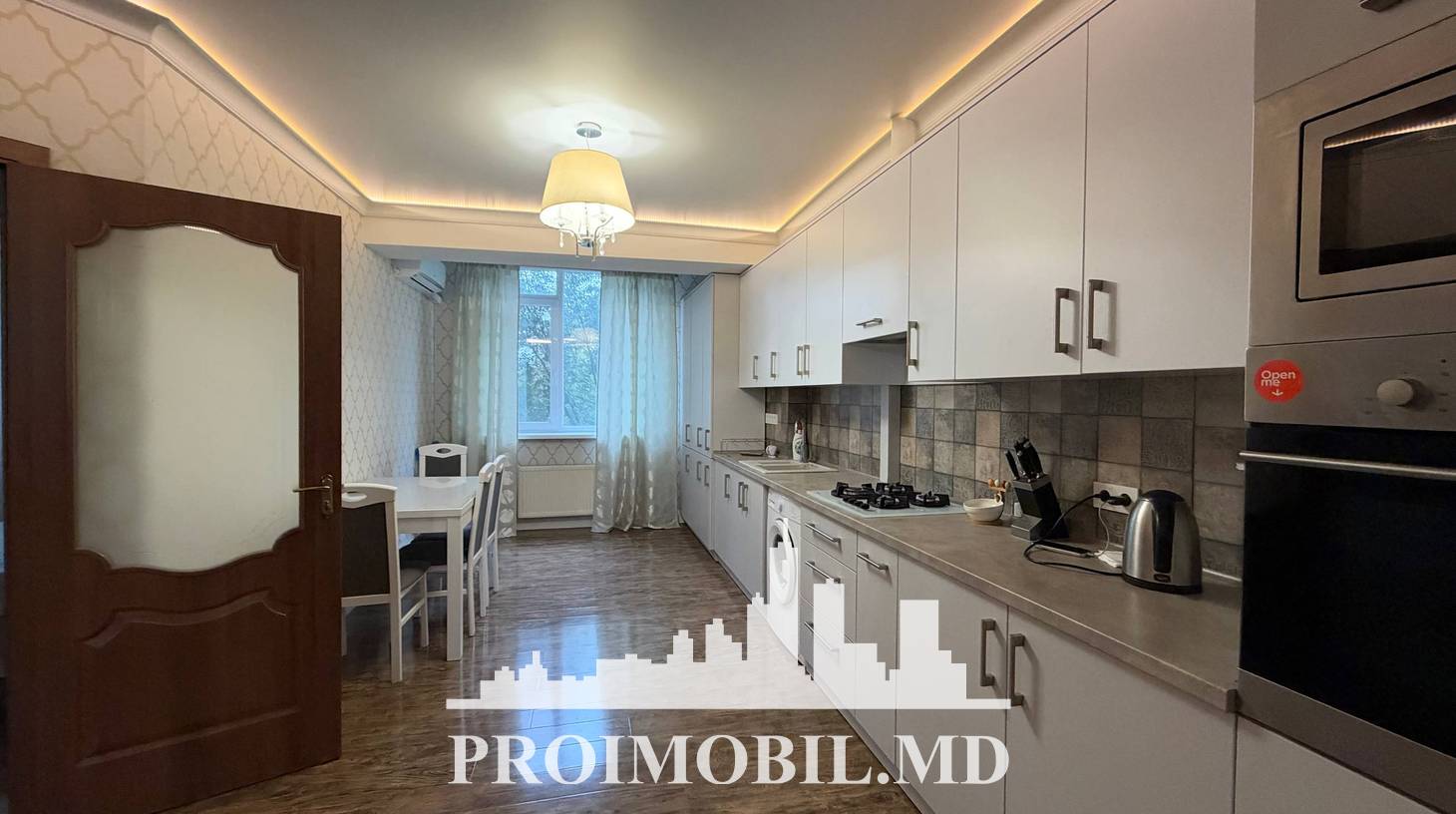 https://images.proimobil.md/jJZs4IV6irS_ess8ZBM2JDpBy03sjvjAptPrBc7ctd0/watermark:0.75:so:0:30:0.39/resize:fill:1460:816:1/gravity:ce/bG9jYWw6Ly8vZXN0YXRlL2xyLzJkYTllNjM3LWI1ZGUtNDhiYi05NmE3LTkyZjUyMzQ1MDQyNS5qcGVn