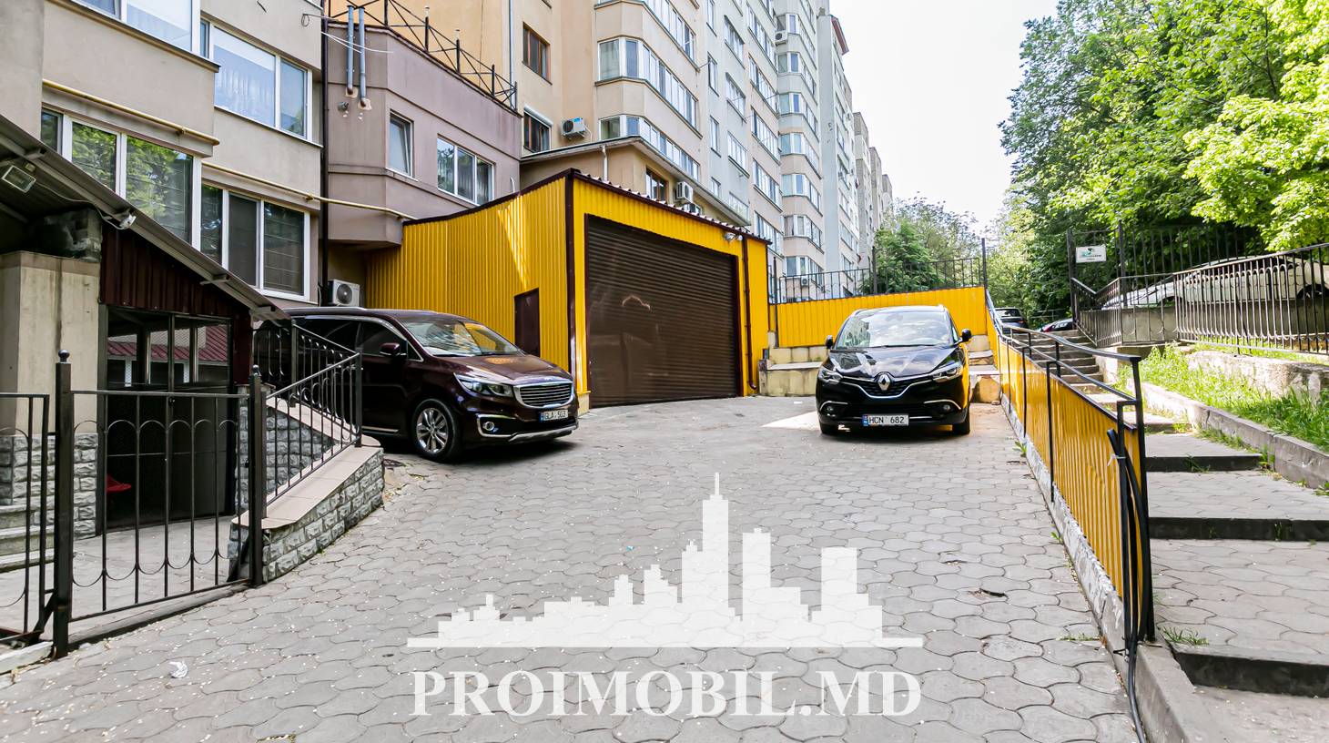https://images.proimobil.md/jLJRyvtaZJ2YMnFe_i97iWIzmhc2Kb4KFzEX6jK-lrE/watermark:0.75:so:0:30:0.39/resize:fill:1460:816:1/gravity:ce/bG9jYWw6Ly8vZXN0YXRlL2xyL2ZjN2Q4NDM0LWYyOTItNGU5Ni05MzY2LWM0YTAwOTkxMzI3YS5qcGVn