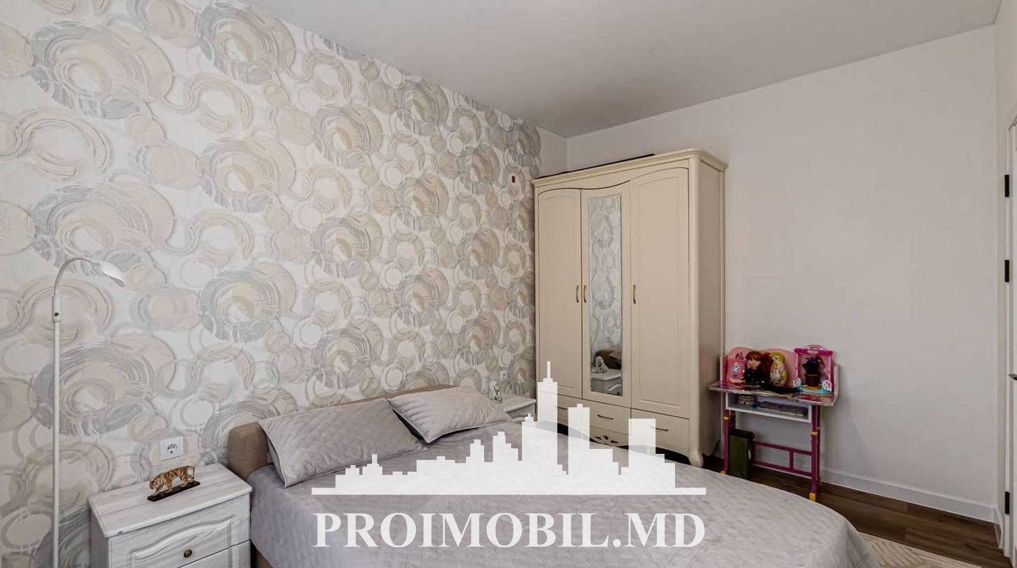 https://images.proimobil.md/jLX4oSTH8e0UUzn2-WsMheD5P2oSXh897TbAliZocZU/watermark:0.75:so:0:30:0.39/resize:fill:1460:816:1/gravity:ce/bG9jYWw6Ly8vZXN0YXRlL2xyLzk0NjIyNTc3LTFmNTItNDliZC1iZmRlLTFmNmNlMWI5NjQwZi5qcGVn