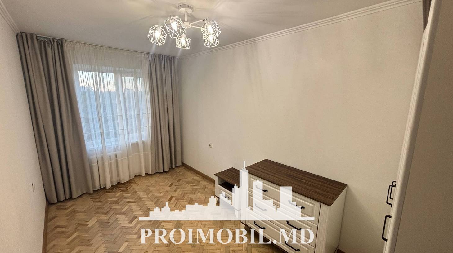 https://images.proimobil.md/jLjF7qT2uih-_IQi-i5tumMnRJQ8WHZbra4_IUNGXAc/watermark:0.75:so:0:30:0.39/resize:fill:1460:816:1/gravity:ce/bG9jYWw6Ly8vZXN0YXRlL2xyLzFhZTNlNWE2LTE1M2UtNDAwMi04ZDllLWE1NTNhMzc3MjYyYS5qcGVn
