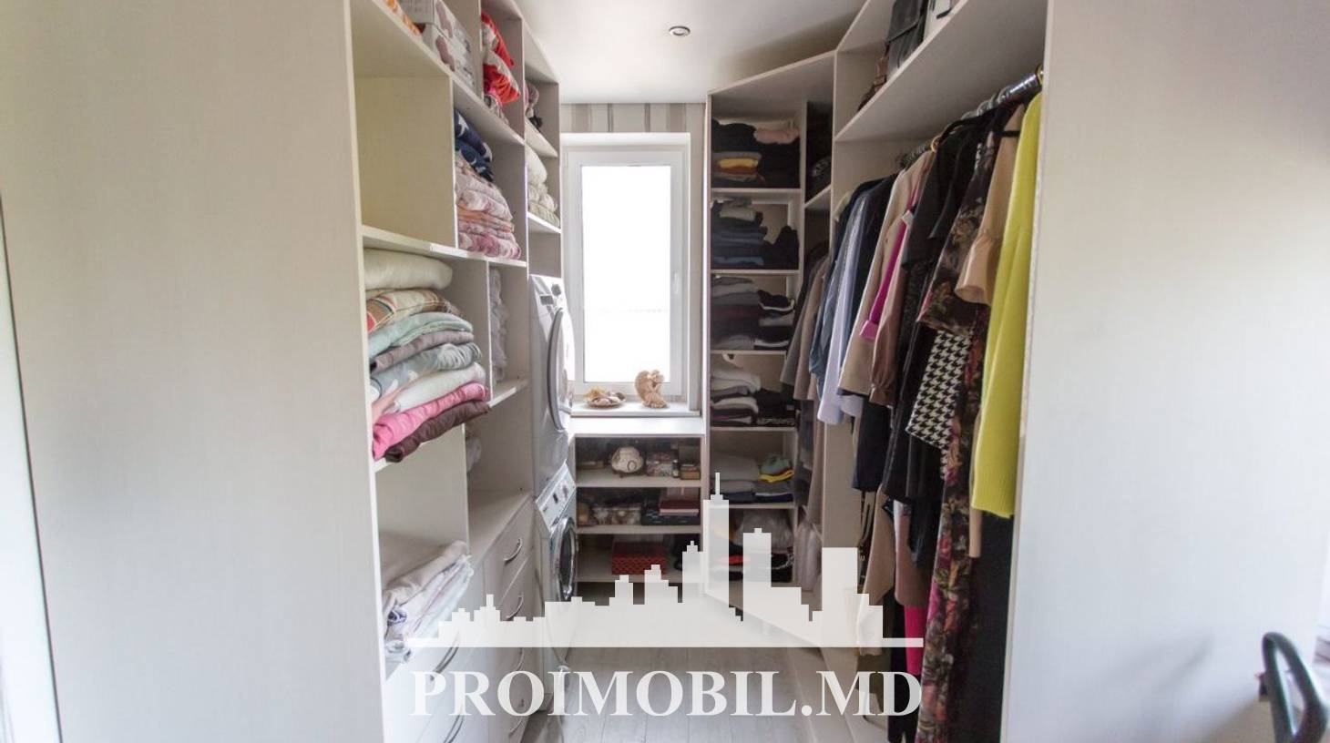 https://images.proimobil.md/jNrSHEvvJSY7wlJ8dI9fym3hM7decoHH3ZaRdkg5Mfg/watermark:0.75:so:0:30:0.39/resize:fill:1460:816:1/gravity:ce/bG9jYWw6Ly8vZXN0YXRlL2xyL2ZiNWNiZjUzLTAzYjktNDFkMS1hODE2LWNhYmRiNWY0Y2Q3Zi5qcGVn