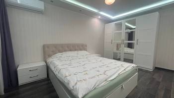 https://images.proimobil.md/jOAU7Jo0qzwaefKh8km_6oo6F_4Y3bE7KnTB-mHkxqo/resize:fill:350:198:1/gravity:ce/bG9jYWw6Ly8vZXN0YXRlL2xyLzE1Y2U0NDJkLWE5MjEtNDU5Zi05MjQ1LTI0ZGJiN2FmYWMzNi5qcGVn