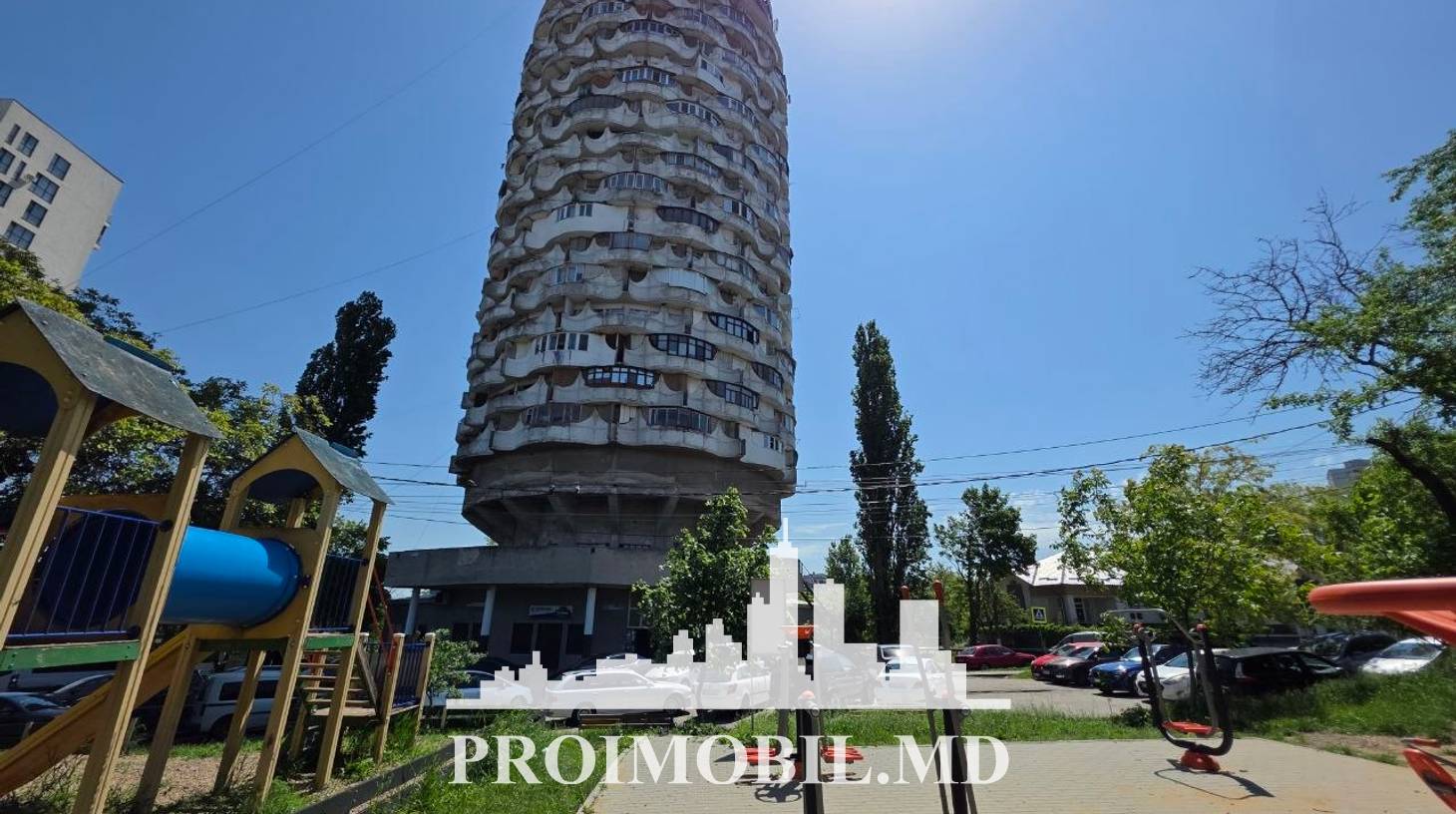 https://images.proimobil.md/jUFlTtbvRpSy6iSSBptwYTECdrXc_T1ECI7nhMLkk50/watermark:0.75:so:0:30:0.39/resize:fill:1460:816:1/gravity:ce/bG9jYWw6Ly8vZXN0YXRlL2xyLzE1MDhmNTBkLWVhMGYtNGVlZC1iM2U3LWY2NDEzZDE3NzEyOC5qcGVn
