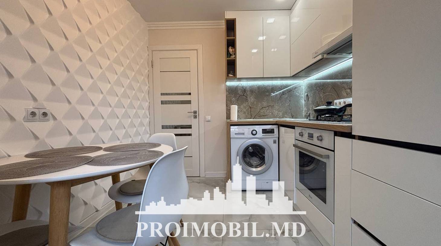 https://images.proimobil.md/jVR-wAI3qKn-A_686EVZjhzQzJf8Sobli5rekqin22A/watermark:0.75:so:0:30:0.39/resize:fill:1460:816:1/gravity:ce/bG9jYWw6Ly8vZXN0YXRlL2xyL2RjYmNlODcxLTkxZGEtNDY4Yy04MjZiLWEzY2RjMWU0MDc5Yi5qcGVn