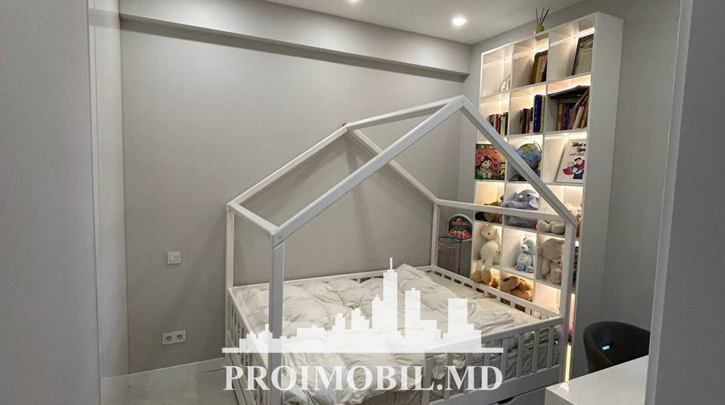 https://images.proimobil.md/jcn5RKG86A2lFxUq8GZt4Wvd0FJ5-NcPBmV8luriEmA/watermark:0.75:so:0:30:0.39/resize:fill:1460:816:1/gravity:ce/bG9jYWw6Ly8vZXN0YXRlL2xyLzE2NTU4MzEwLThlOTMtNGE2MS04ZTVjLWUxNGNlNGMyZTgzOS5qcGVn