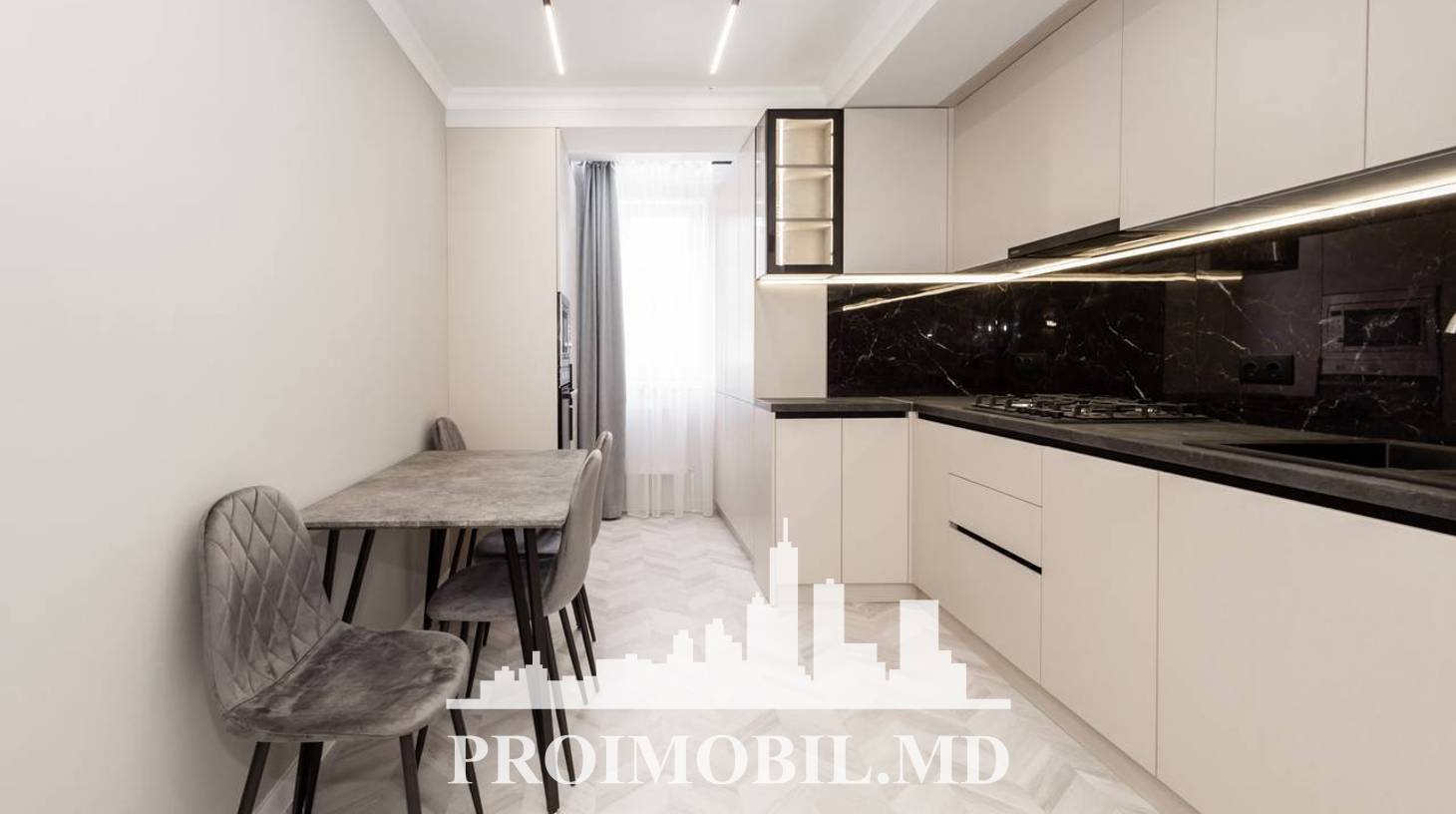 https://images.proimobil.md/jdEsg6NlHcmWMJtiXOpChGkdyPwuDuL9_RTFw3_08hM/watermark:0.75:so:0:30:0.39/resize:fill:1460:816:1/gravity:ce/bG9jYWw6Ly8vZXN0YXRlL2xyL2Y3NmFkYjI3LTRiMGYtNDhlNS04NjI0LWVmN2ViMzExNWRhNi5qcGVn