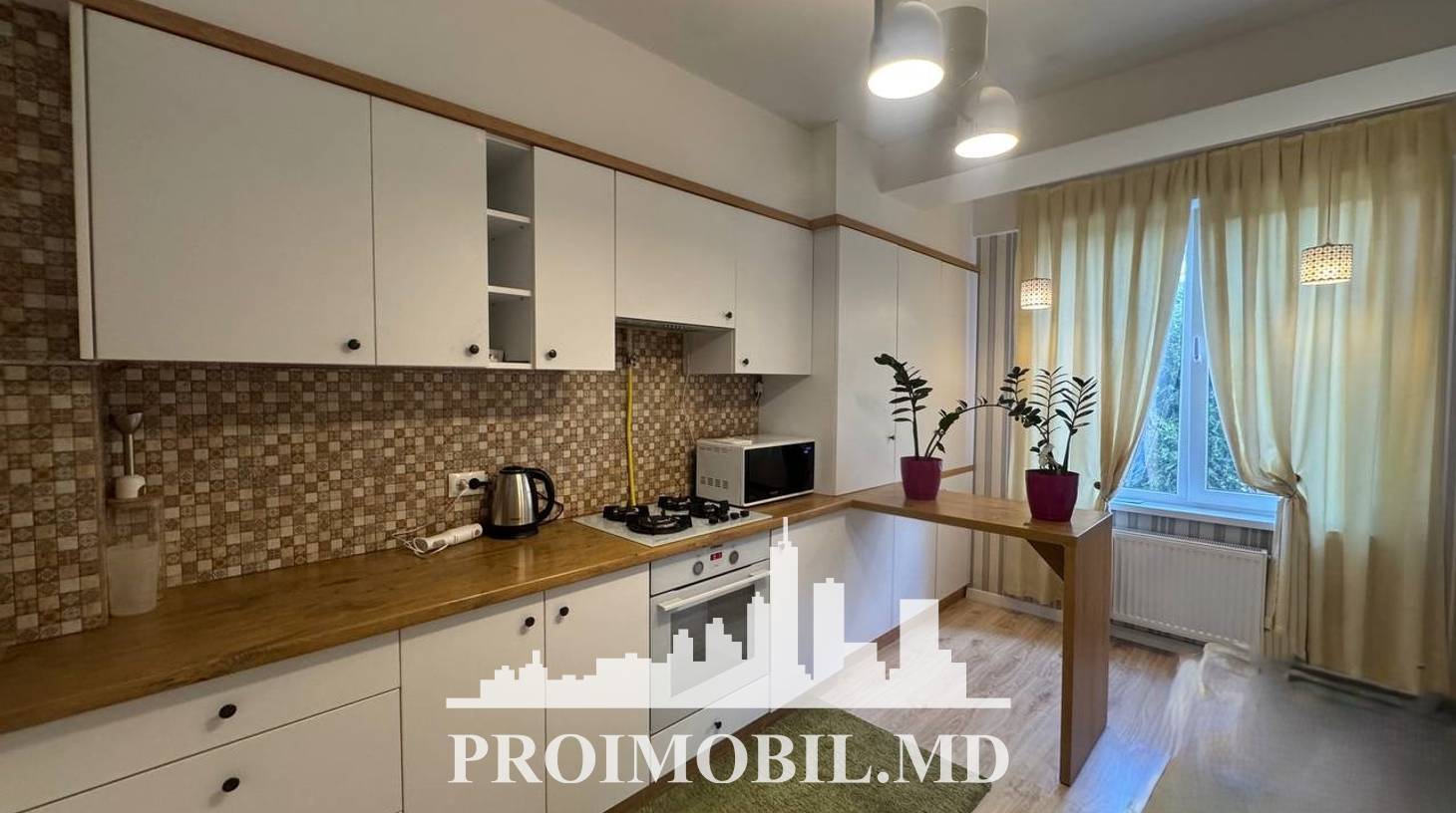 https://images.proimobil.md/jdS526uJXAaDo13-MdIWIAjW1eVorMqOsXKXm5jCdQs/watermark:0.75:so:0:30:0.39/resize:fill:1460:816:1/gravity:ce/bG9jYWw6Ly8vZXN0YXRlL2xyLzFjMzc2ZDM3LTU5ZTUtNGUzMi04ZGEwLTA5MmE1OGU4YjU2OC5qcGVn