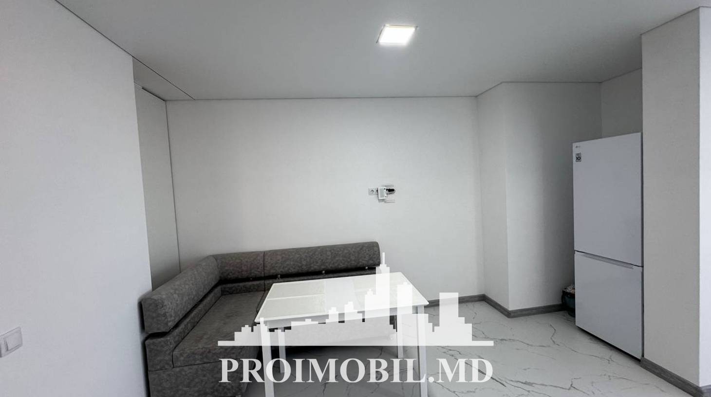 https://images.proimobil.md/jfhYSijgjFlUn8h8cIT8q_B0LZlSdXzuAHWJsAzB2LI/watermark:0.75:so:0:30:0.39/resize:fill:1460:816:1/gravity:ce/bG9jYWw6Ly8vZXN0YXRlL2xyLzc1MWU2MGM1LTM1NjYtNDRhNS05NmI0LTM3MGJmZGQ0OTJhYi5qcGVn