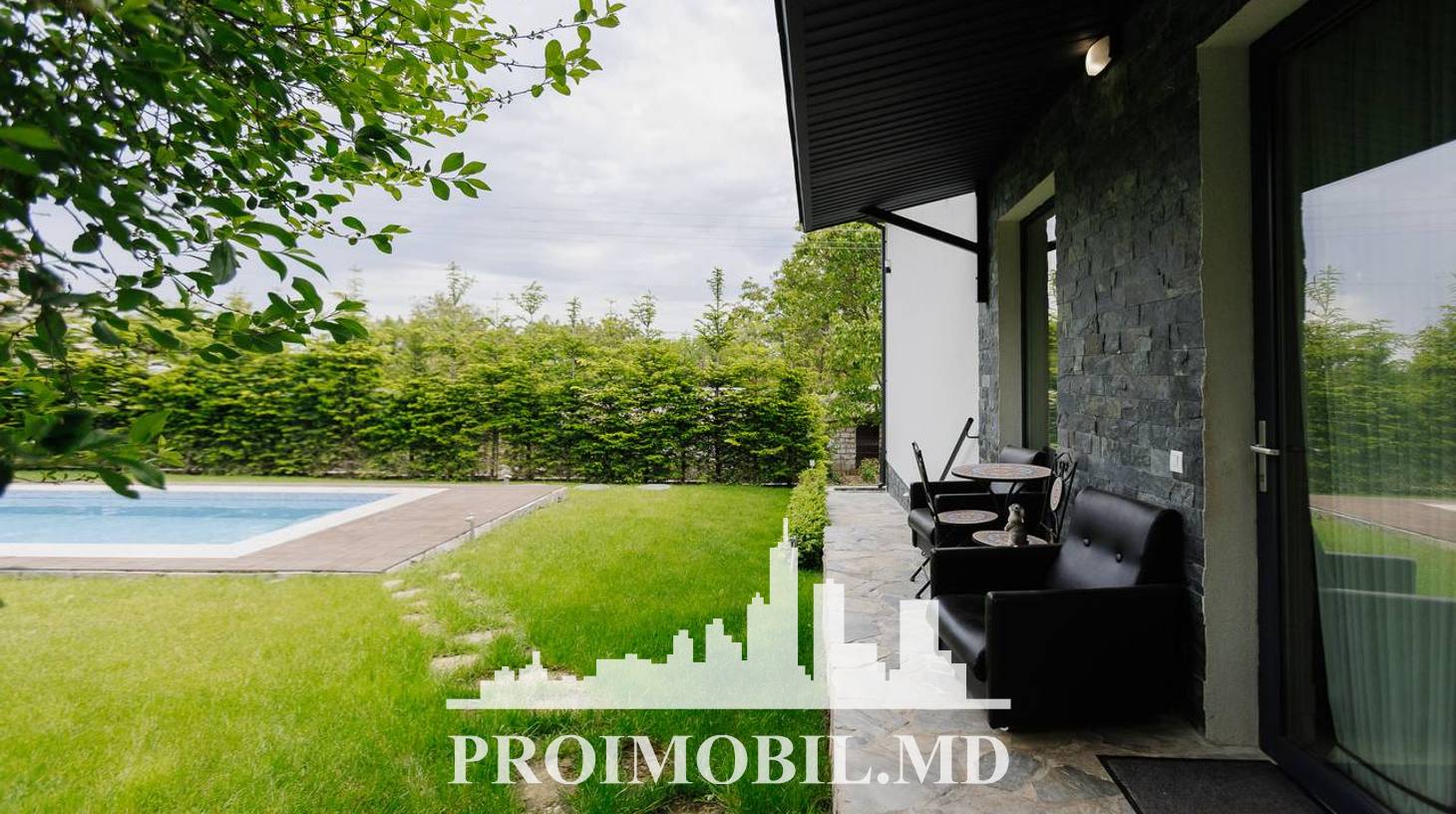 https://images.proimobil.md/jhONSR2Egn6-2o1VTUEurAop8hBOy8nv7ZNtrvW44lo/watermark:0.75:so:0:30:0.39/resize:fill:1460:816:1/gravity:ce/bG9jYWw6Ly8vZXN0YXRlL2xyLzM2OGZjOWY2LThlZTUtNGZkNi1hNDE2LTg3NzY2OGI4MTgyMi5qcGVn