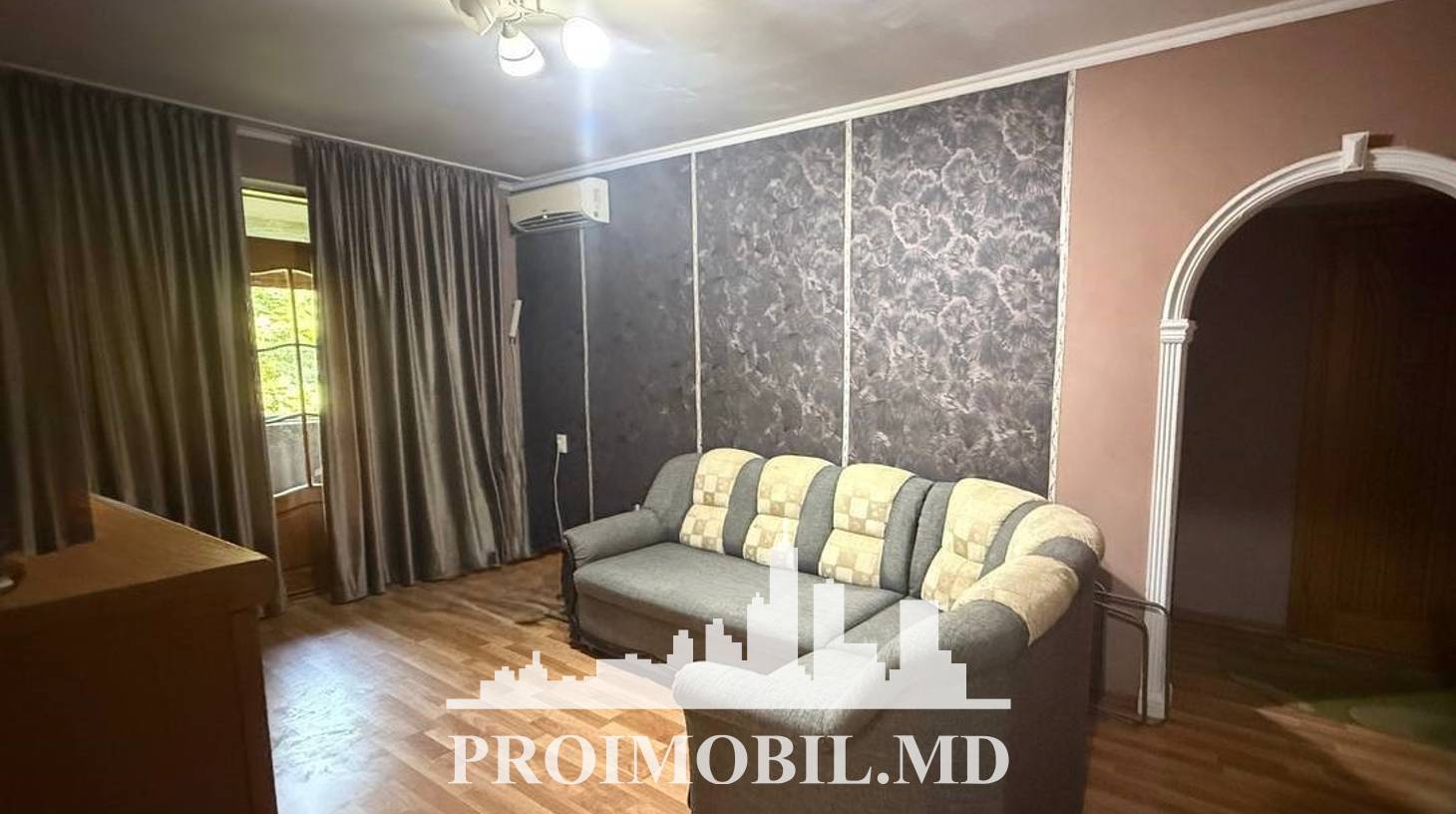 https://images.proimobil.md/jk6ZO5SHbVBpHftRxR22m57-svslwuB9M0rN8yVUqF8/watermark:0.75:so:0:30:0.39/resize:fill:1460:816:1/gravity:ce/bG9jYWw6Ly8vZXN0YXRlL2xyLzcxN2FiMzU1LWNiNWEtNDBiYS05MWExLTFkMzRhYmZkMmJiNi5qcGVn