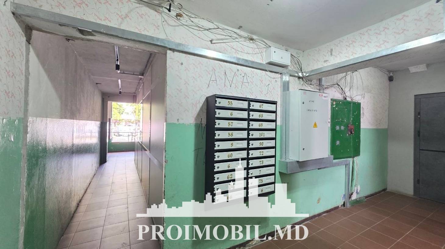https://images.proimobil.md/jlM_ln7QuNGghqHST8aBmzZEyjl6gWIQ5zi6Vv-42hE/watermark:0.75:so:0:30:0.39/resize:fill:1460:816:1/gravity:ce/bG9jYWw6Ly8vZXN0YXRlL2xyLzZjZGIzZTE3LTU2MDUtNGExMy1iMjI4LTRiNmQyODIzNzM3MS5qcGVn